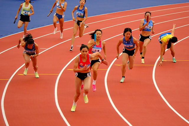 大学乙组女子4×100米接力决赛a.jpg