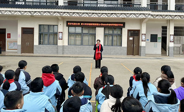 2.校长致辞《龙腾虎跃迎新年，龙马精神启新篇》.jpg