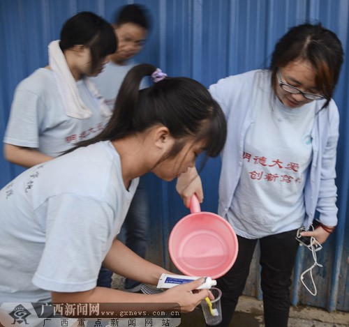 “爱在深山”义务支教百色革命老区小学