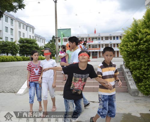“爱在深山”义务支教百色革命老区小学