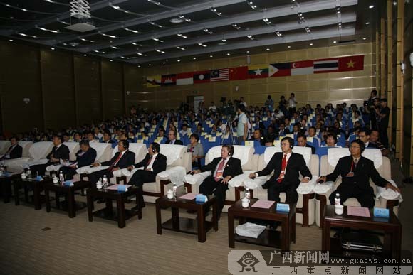 2013中国-东盟职业教育论坛举行