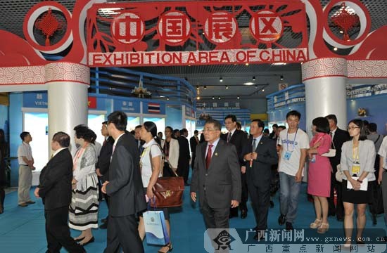 2013中国-东盟职业教育联展在广西科技馆展出