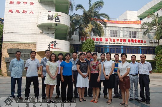 乡镇中心校校长“影子培训”班学员参观学习清川小学