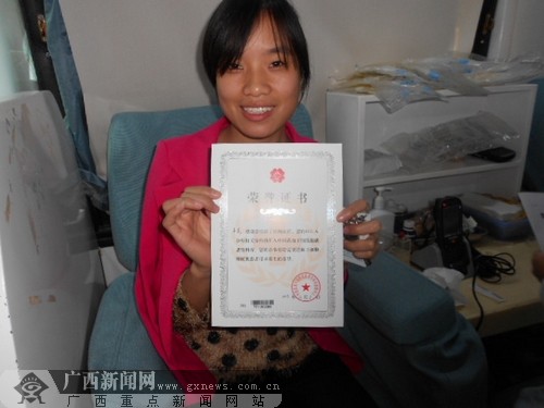 血车进教院 爱心传递生命