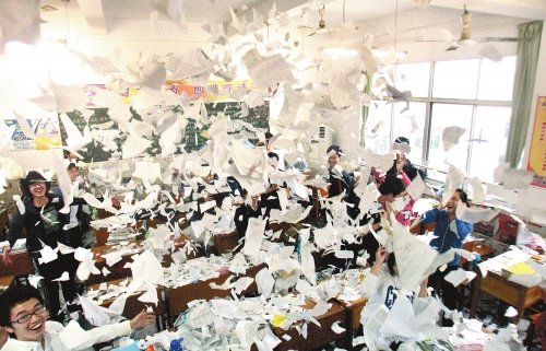 考后状态同样需调整 7成学生高考后狂欢致焦虑