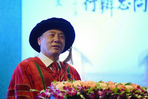 罗俊校长在学位授予仪式上讲话 来源：中山大学官网
