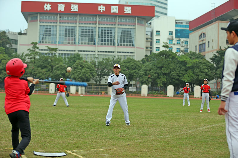 体育竞技蹦床李明章介绍说,南宁的垒球v体育从无到有,也是金盏奥特莱斯看台图片